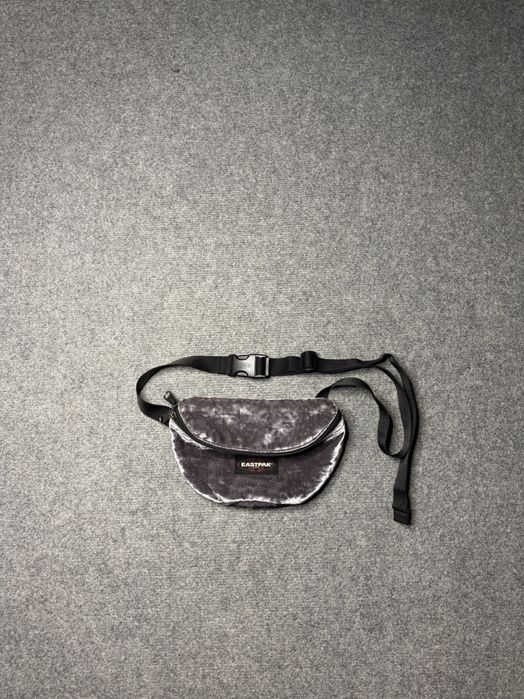 Eastpack чанта за кръст