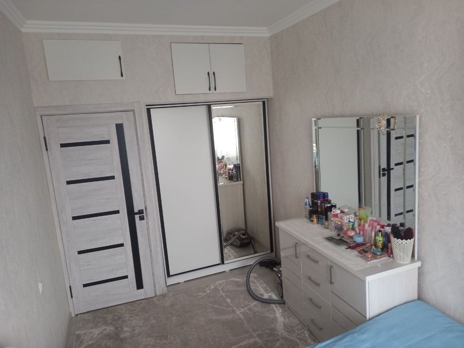 Срочно продаётся квартира Мирабадский р-н Куйлюк массив 2 2-3/4/4