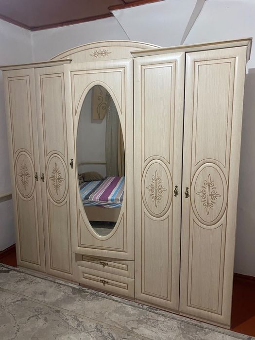 Спальный гарнитур диван шкаф комплект