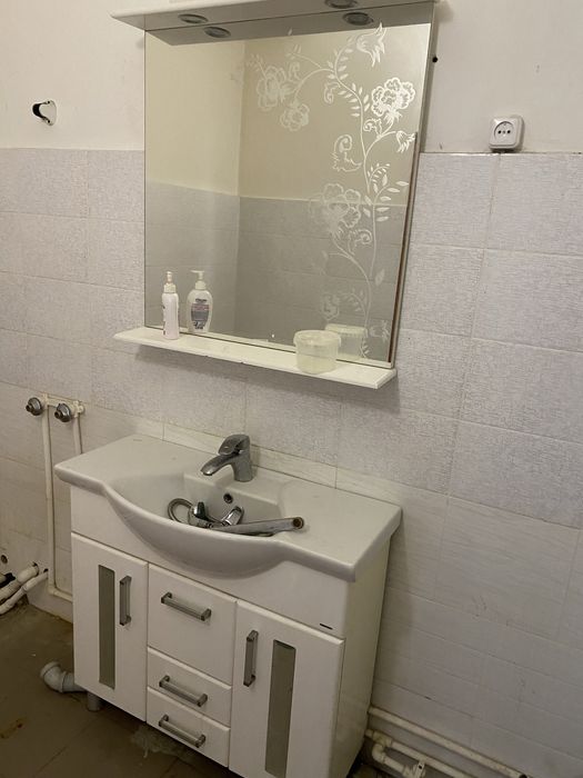 Шкаф для ванной с зеркалом