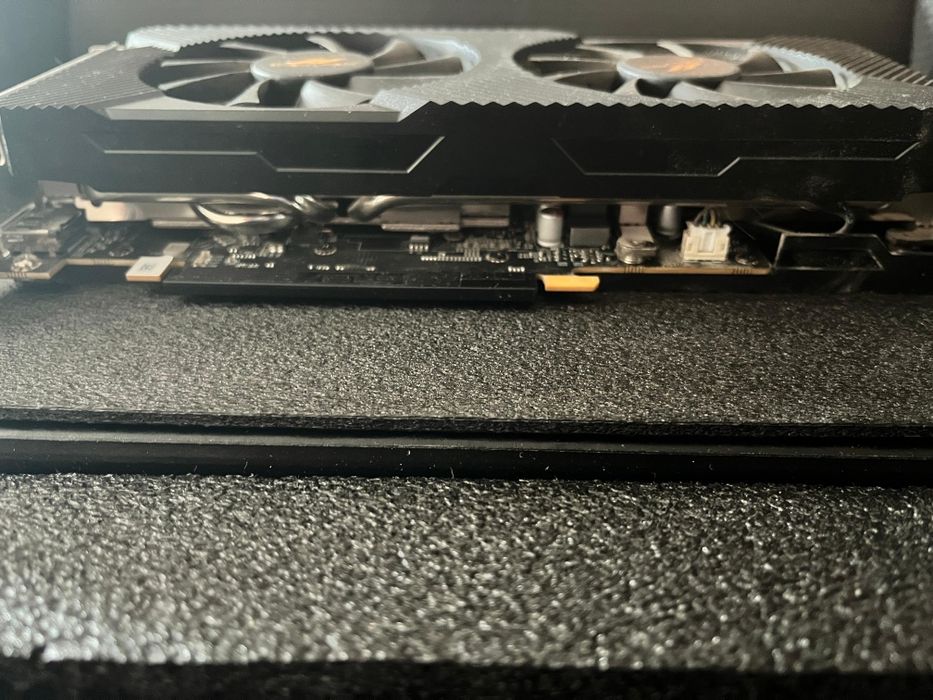 Видеокарта rx 5600 xt