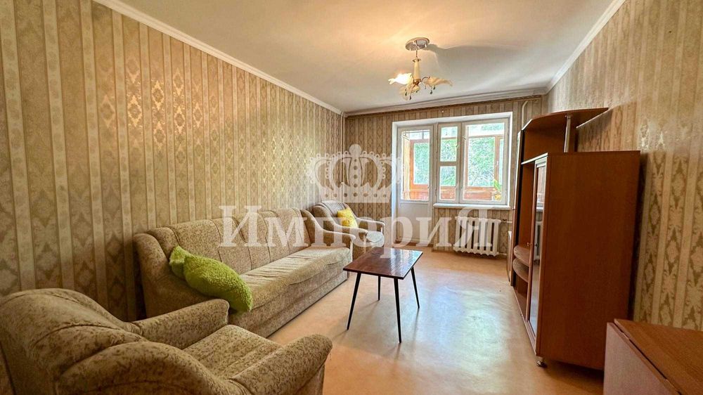 Продается двухкомнатная, улучшенная в Центре, Анна С. Империя