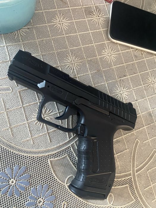 Pistol Airsoft cu CO2