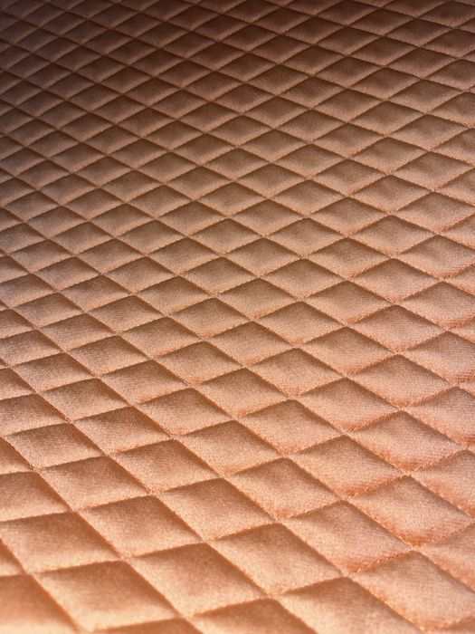 Usluga material, koja, qavish uskunasida gul tushirish