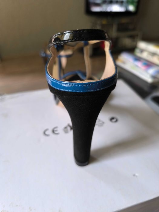 Дамски сандали на висок ток Zara