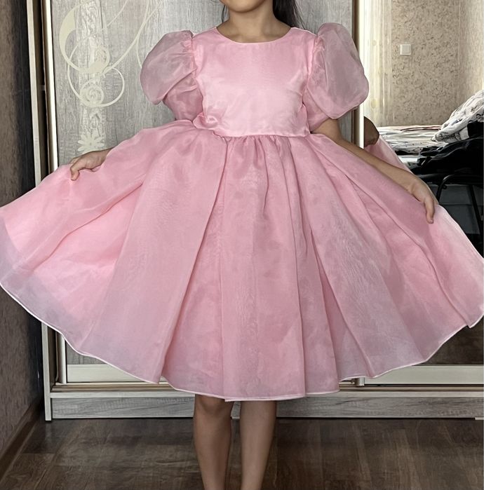 Нарядное зефирное платье