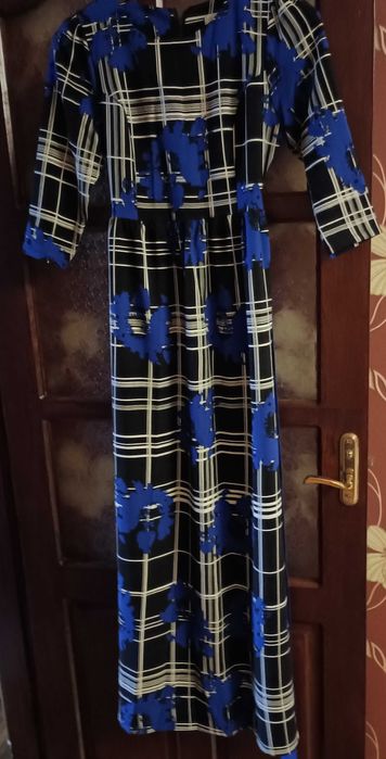 Продам платье в пол-  48 размер