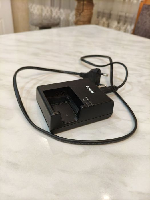 Камера: Canon 1300D