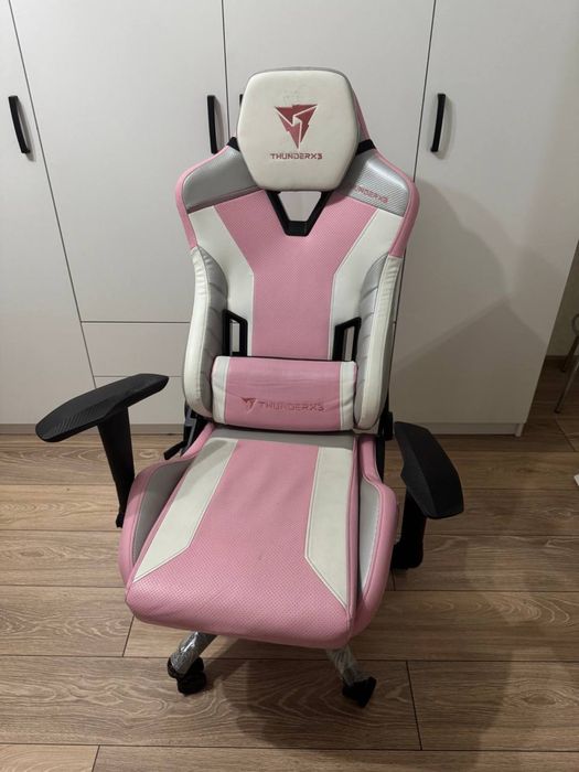 Стол и стул почти новые