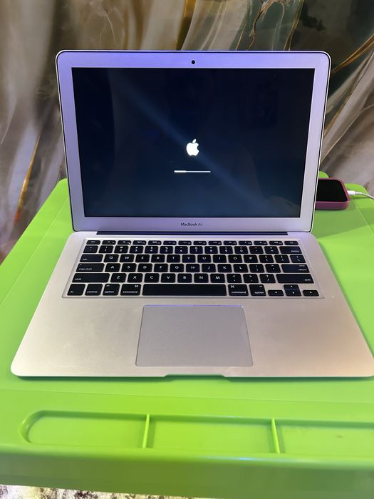Vand/schimb Macbook Air 13”