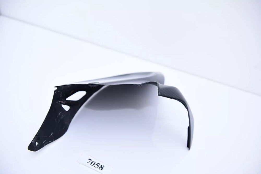 Protectie roata spate carbon 56510641AA OEM Ducati Panigale 1199 1299