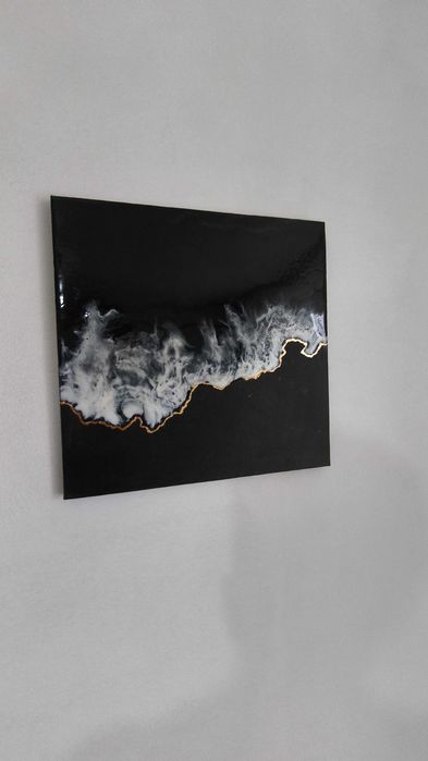 Продам картину на черном фоне