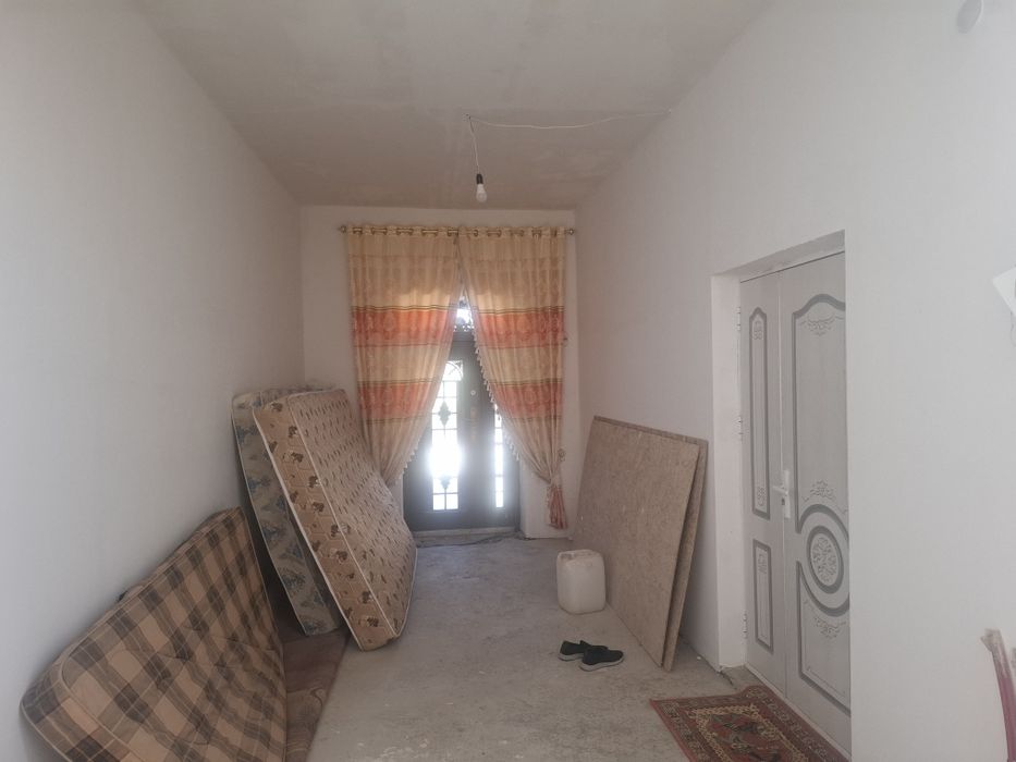 Курилиши тугалланмаган ховли жой