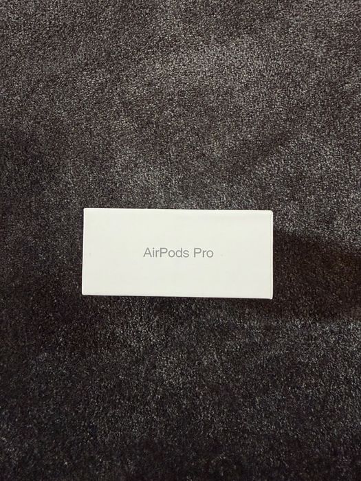 Airpods 2 pro (noise cancellation)
