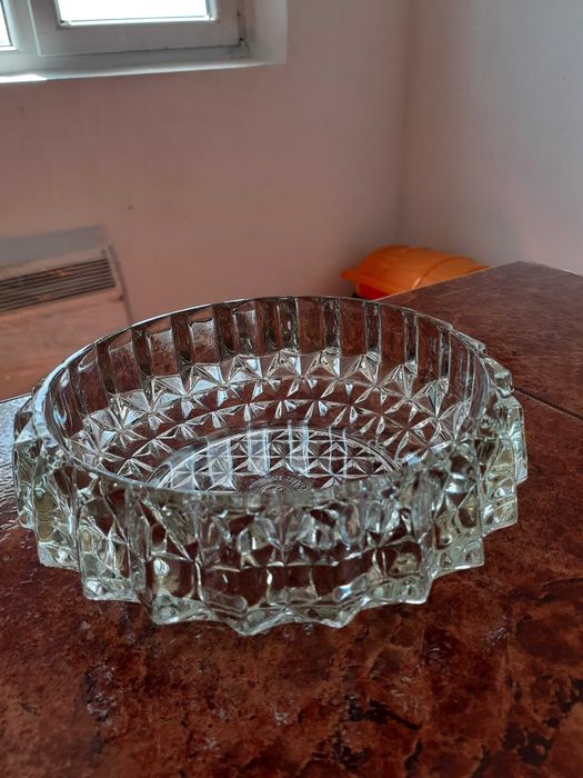 Стъклена салатиера