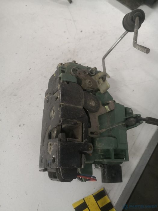 Broasca Usa Dreapta Fata Skoda Superb (3U4) [ 2001 - 2008 ] Oem 3B0837