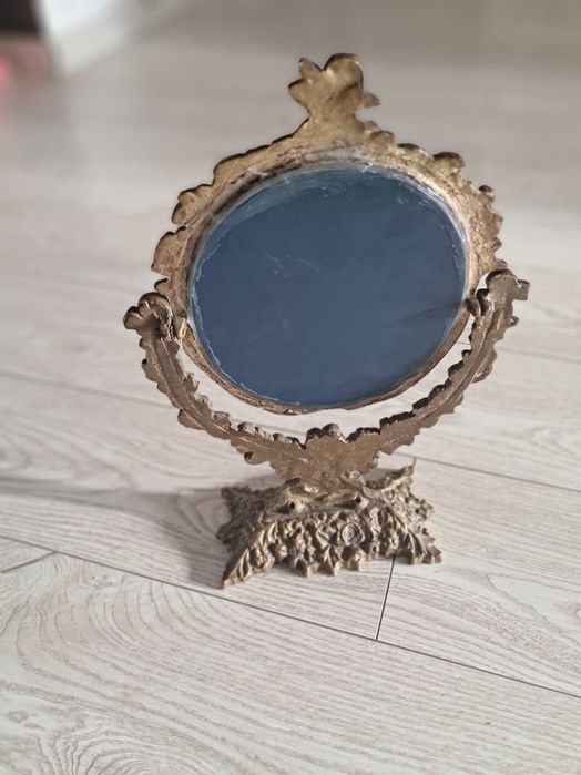 Oglinta vintage si ceas vintage
