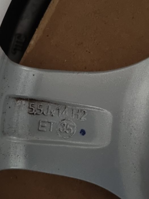 Jante R14 Aliaj 4x100 Alutec 5.5J ET 35 Dacia Spring Opel Renault