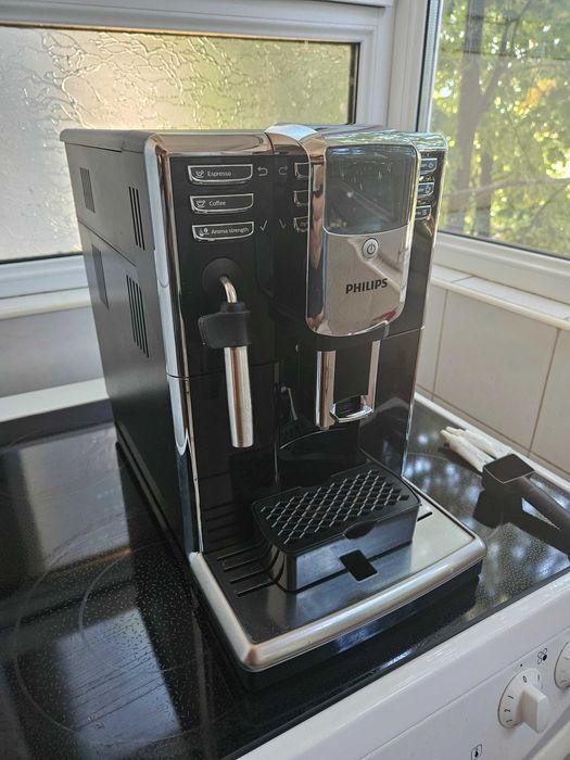 Кафеавтомат Philips EP5310 ( Saeco )