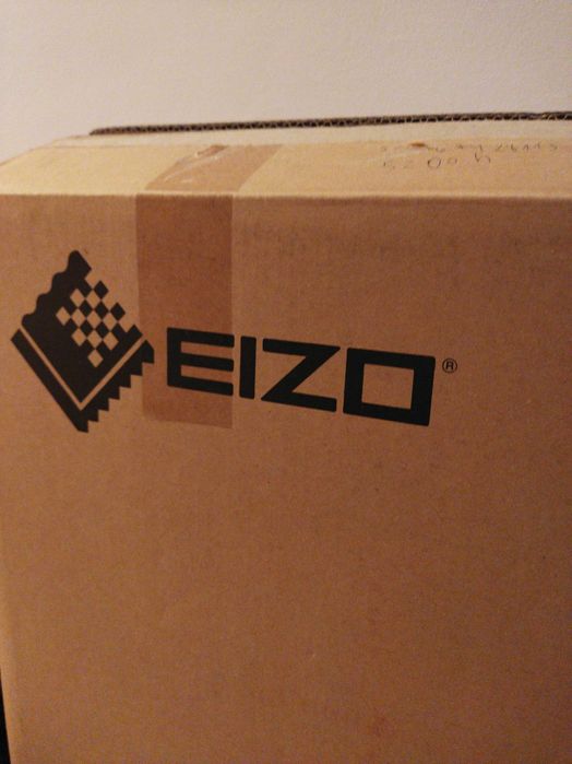 Монитор за работа, забавление и гейминг.