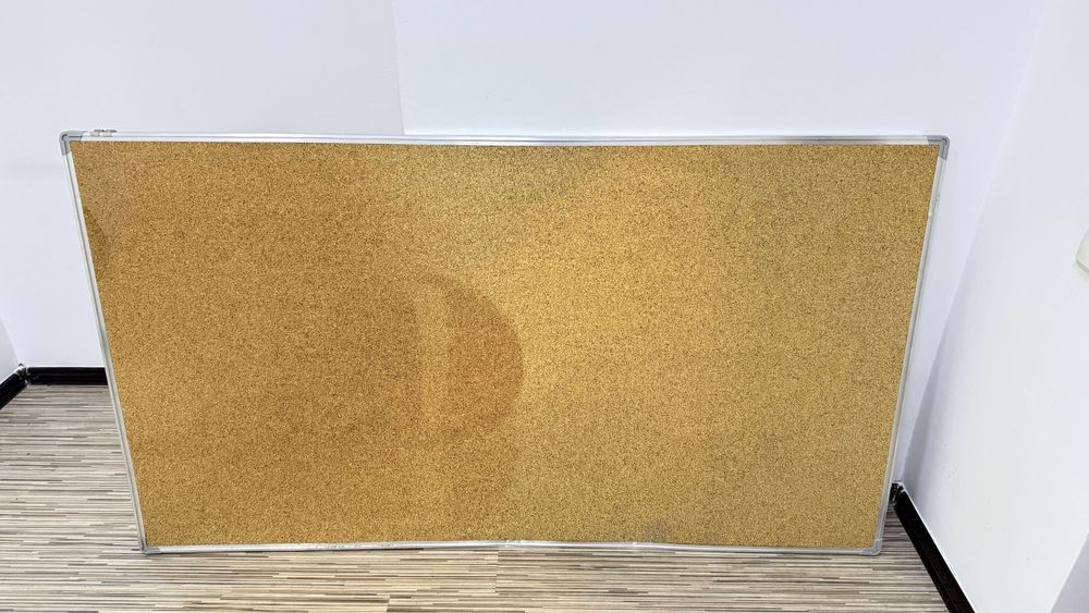 Доска пробковая б/у