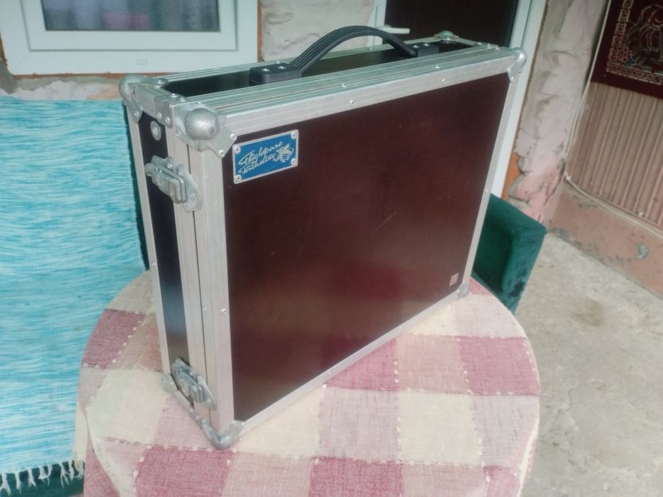 Mixer Phonic  cu case