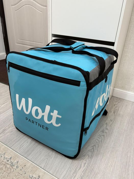 Сумка Wolt  в отличном состоянии
