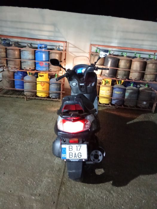 Vând kymco dink de 125cc