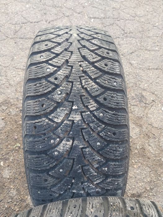 2 шины Nokian 205 50 R16.