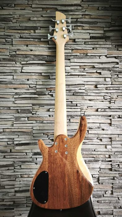 Chitara Bass 6 corzi Weller circuit activ Made in Korea