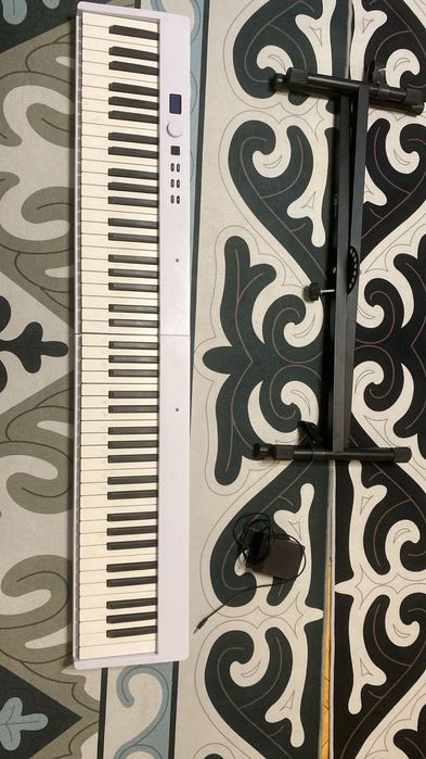 Синтезатор электронный