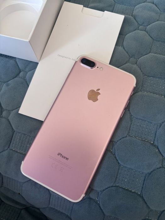 Iphone 7+  розовый цвет