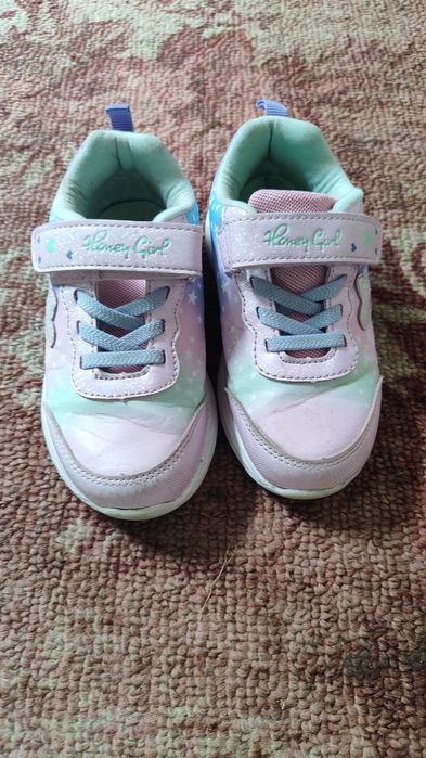 Кроссовки для девочки