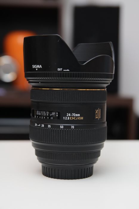 Obiectiv Sigma 24-70mm f/2.8 IF EX DG HSM (Montură Canon EF) - Stare Perfectă
