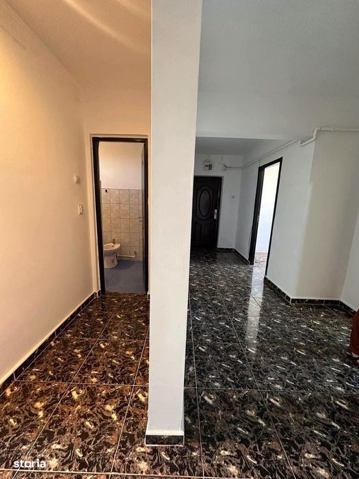 De vanzare apartament cu 4 camere, ultracentral, pret 85.000 euro