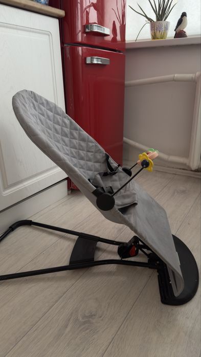 Продам шезлонг . Отличная вещь