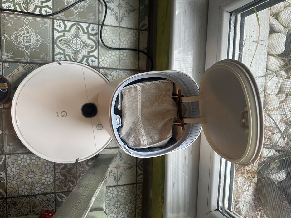 Прахосмукачка робот 2 в 1