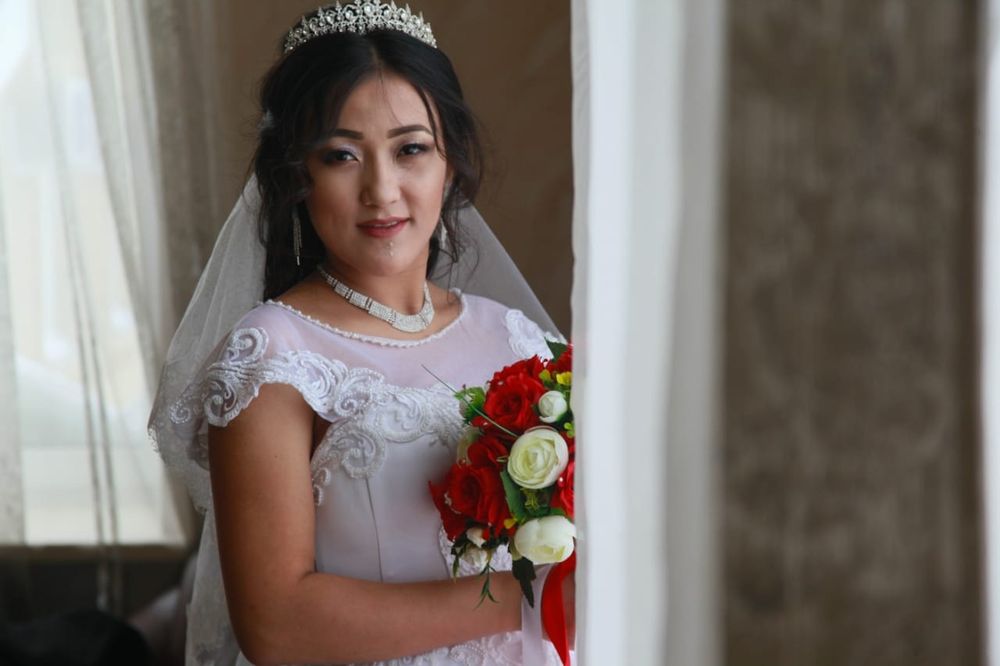 Продам  свадебные платья