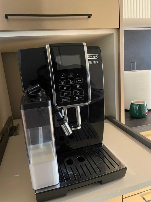 Vând aparat cafea De`Longhi Dinamica, stare bună
