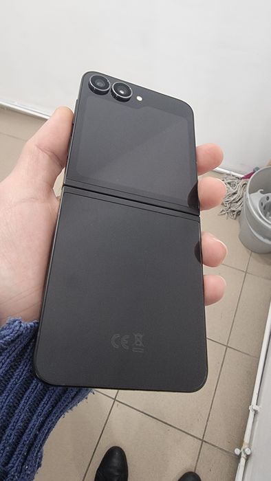 Samsung Galaxy Z Flip7 FE