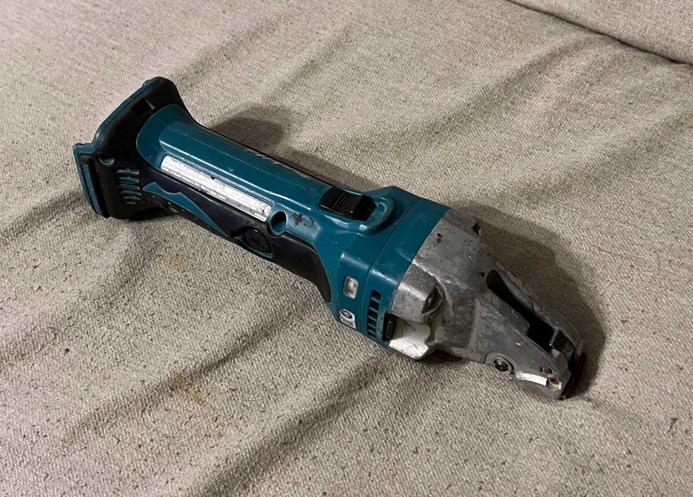 Foarfeca tabla Makita DJS161 18V LXT profesionala doar corp