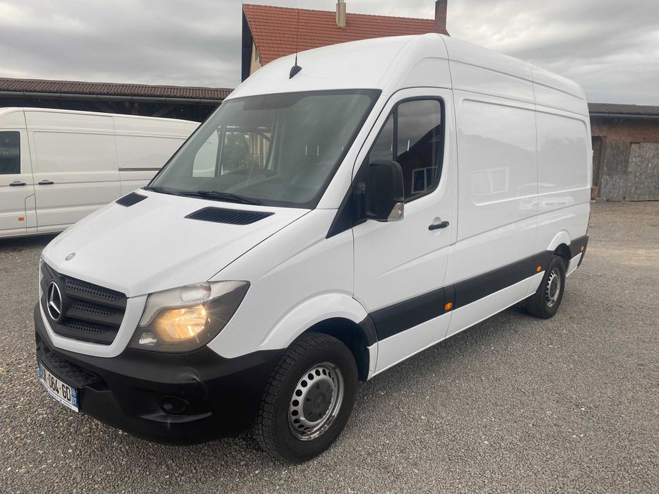 Mercedes Sprinter  2015,mediu,143 cp