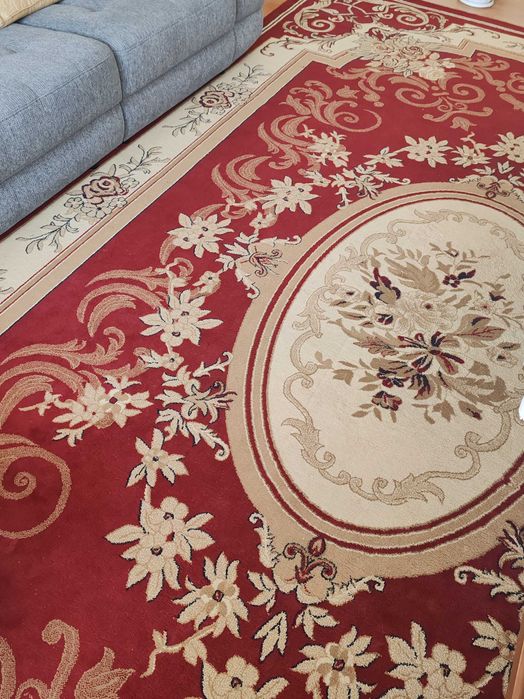 Ковер б/у бордовый