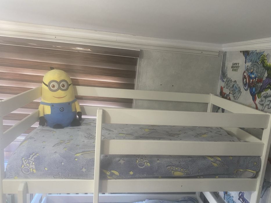 Двухъярусная кровать