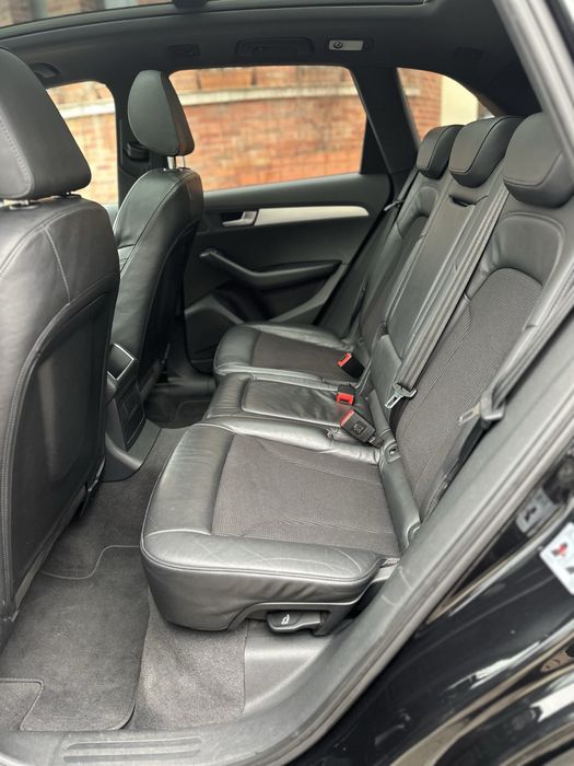 Audi Q5 S-line Quattro,2.0TDI 170cp,Manual,BI-xenon,Navi,Piele