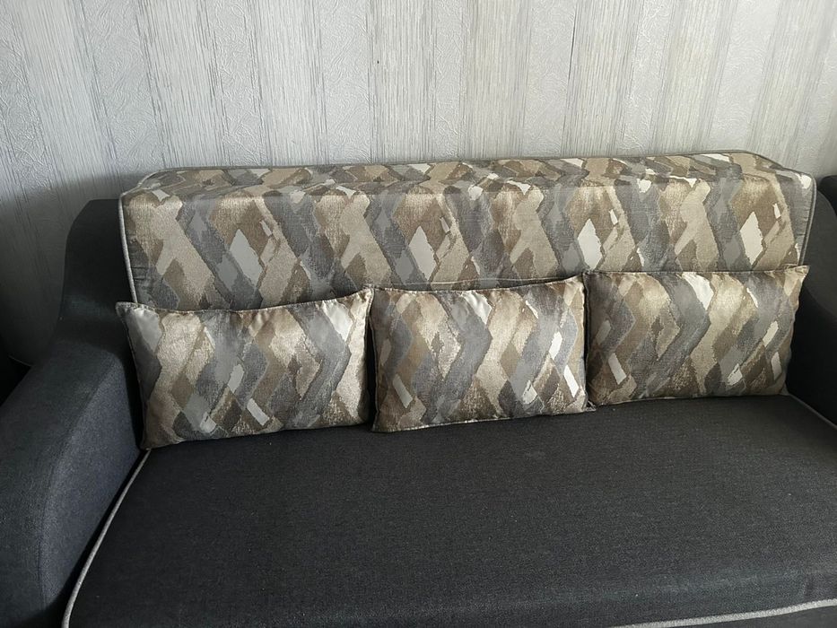 продаеться диван и кресло