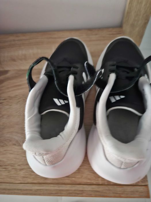 Adidasi adidas marime 35