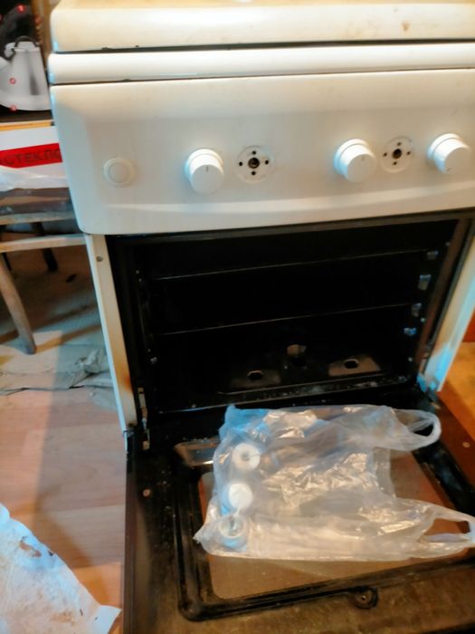 Продам газ плиту