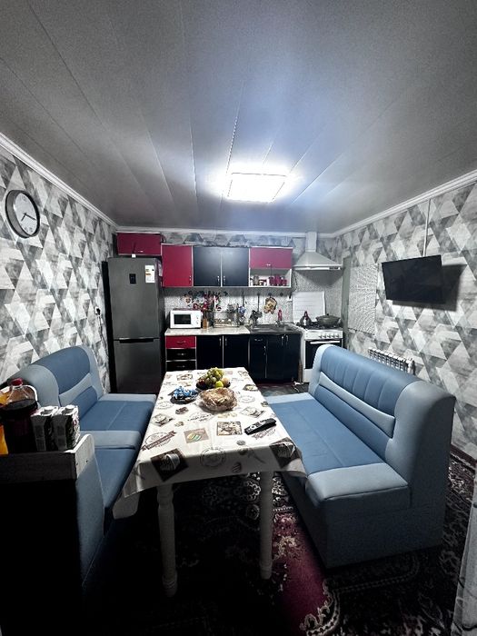 Сиргили чош тэпада 6 сотх 5 хона 2 та санузел  2 та падвал летний кухн