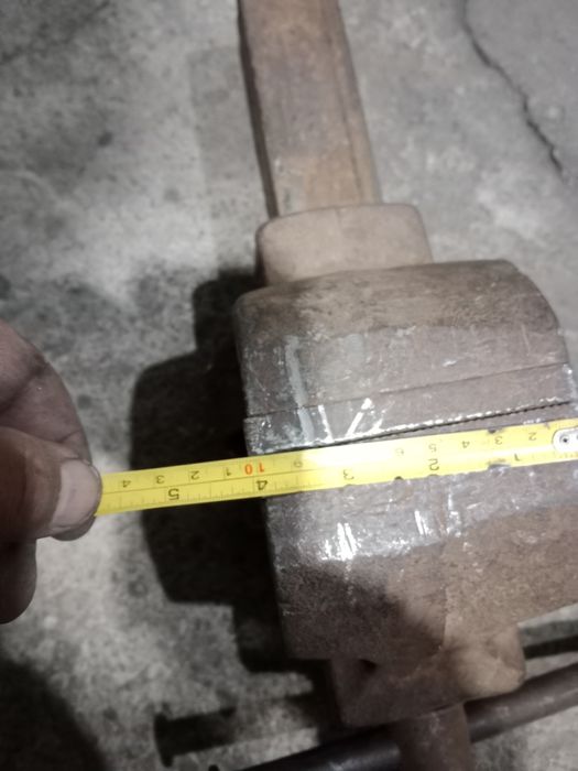 Продам тиски небольшой